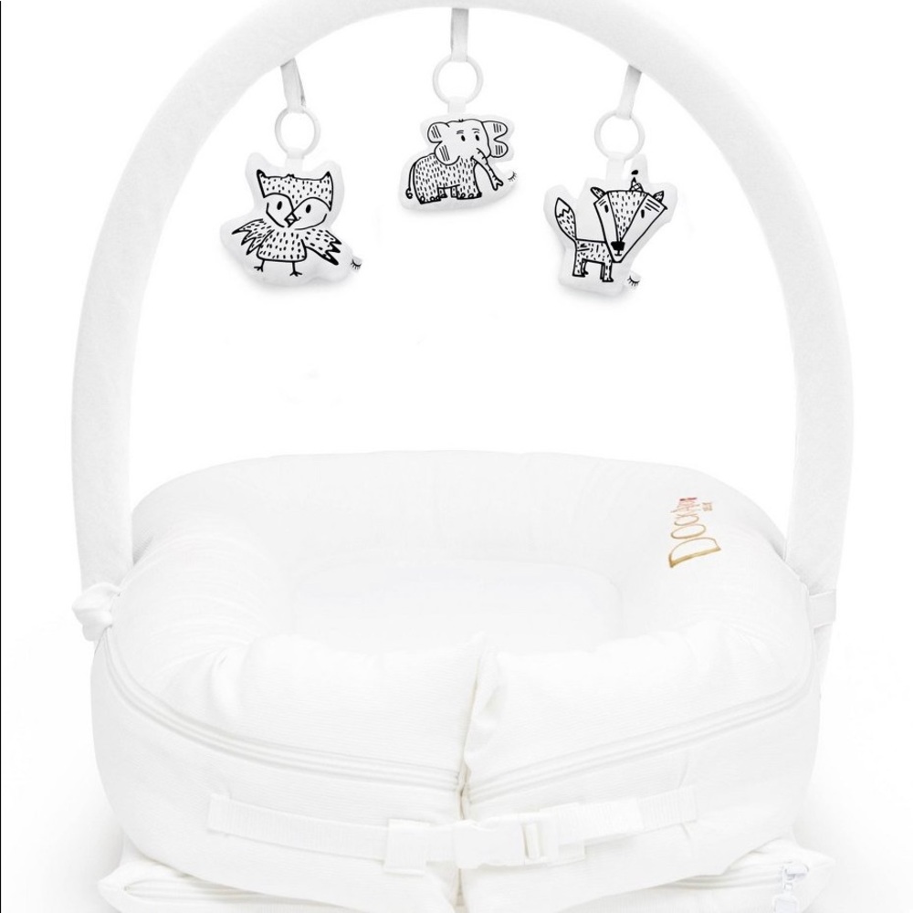 Dockatot toy arch NWT